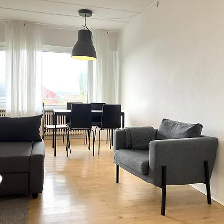 Tow-bedroom Located In The Beautiful Of Apartmán *